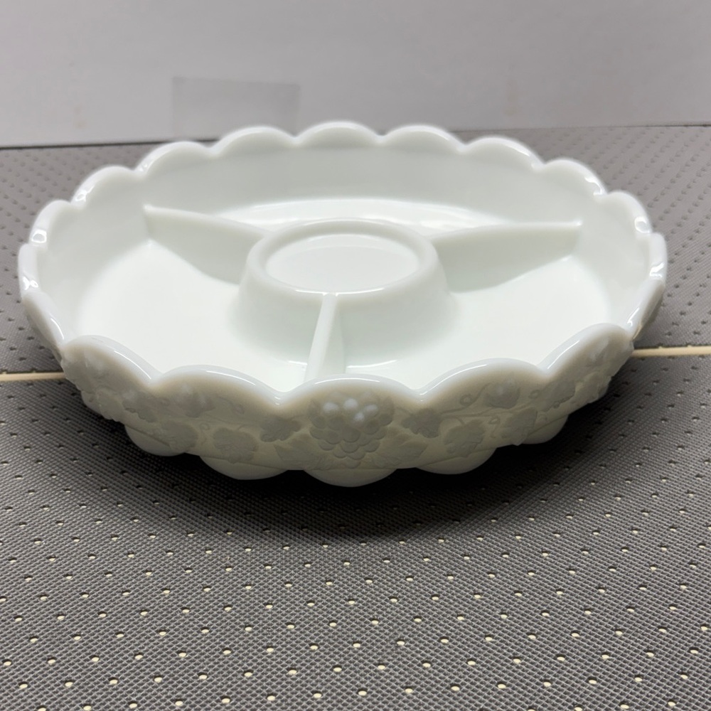 WESTMORELAND MILK GLASS PANELED GRAPE 3-SECTION RELISH SERVING DISH